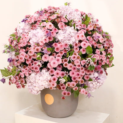 Gardenia Esplendor luxury floral arrangement premium handcrafted pink spray roses grand elegant interiors Kuwait Vitali Concept