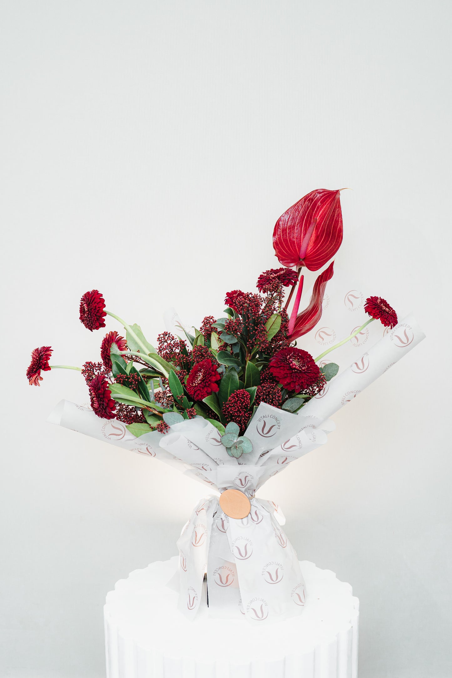 Ramo Bailaora II luxury floral bouquet premium handcrafted vibrant blooms elegant Spanish inspired gifting Kuwait Vitali Concept