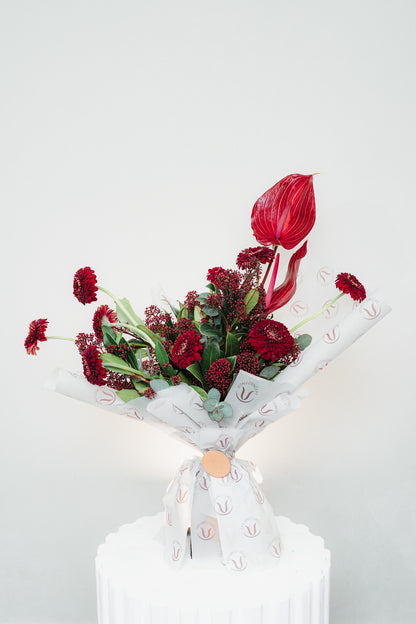 Ramo Bailaora II luxury floral bouquet premium handcrafted vibrant blooms elegant Spanish inspired gifting Kuwait Vitali Concept