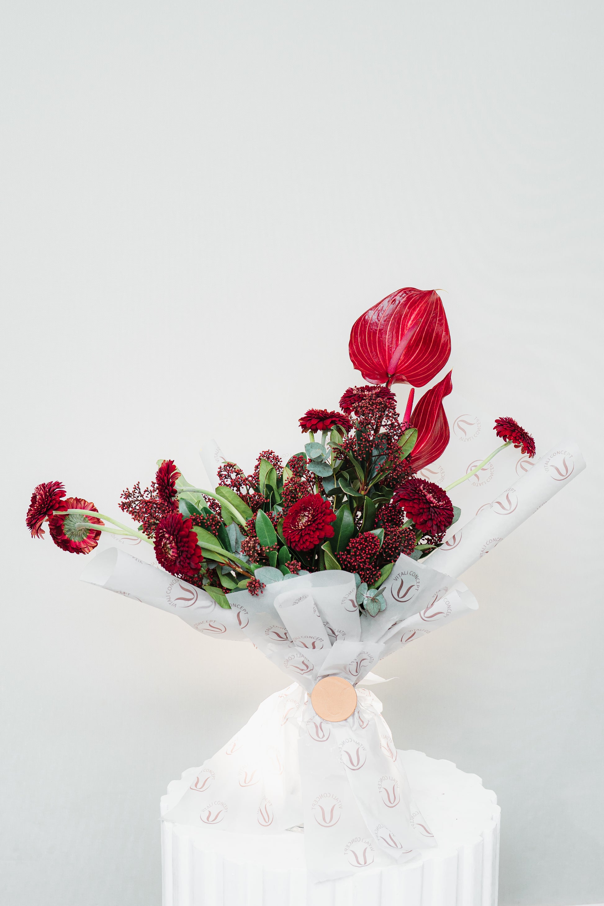 Ramo Bailaora II luxury floral bouquet premium handcrafted vibrant blooms elegant Spanish inspired gifting Kuwait Vitali Concept