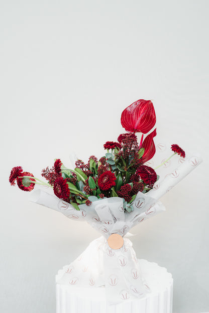 Ramo Bailaora II luxury floral bouquet premium handcrafted vibrant blooms elegant Spanish inspired gifting Kuwait Vitali Concept
