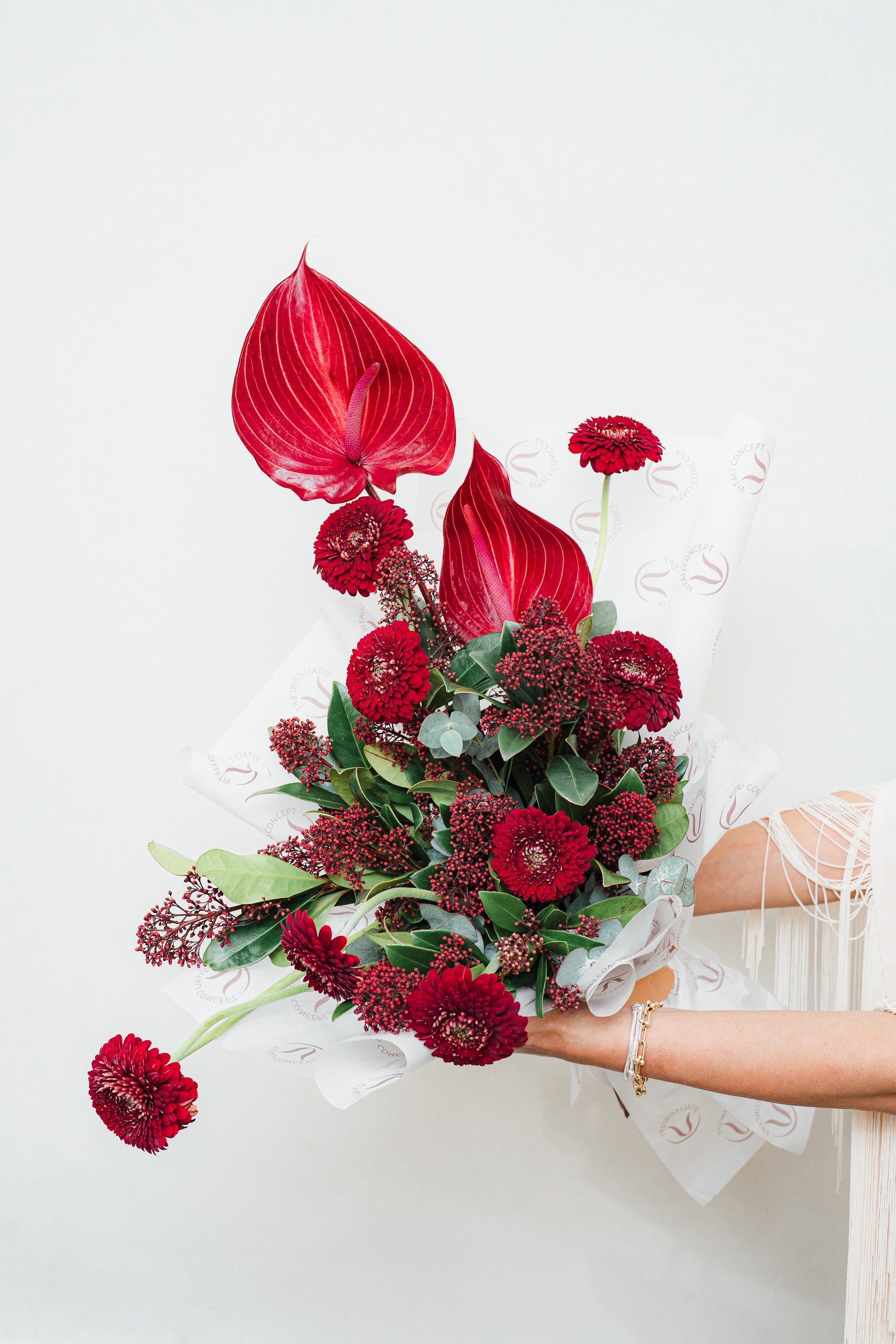 Ramo Bailaora II luxury floral bouquet premium handcrafted vibrant blooms elegant Spanish inspired gifting Kuwait Vitali Concept