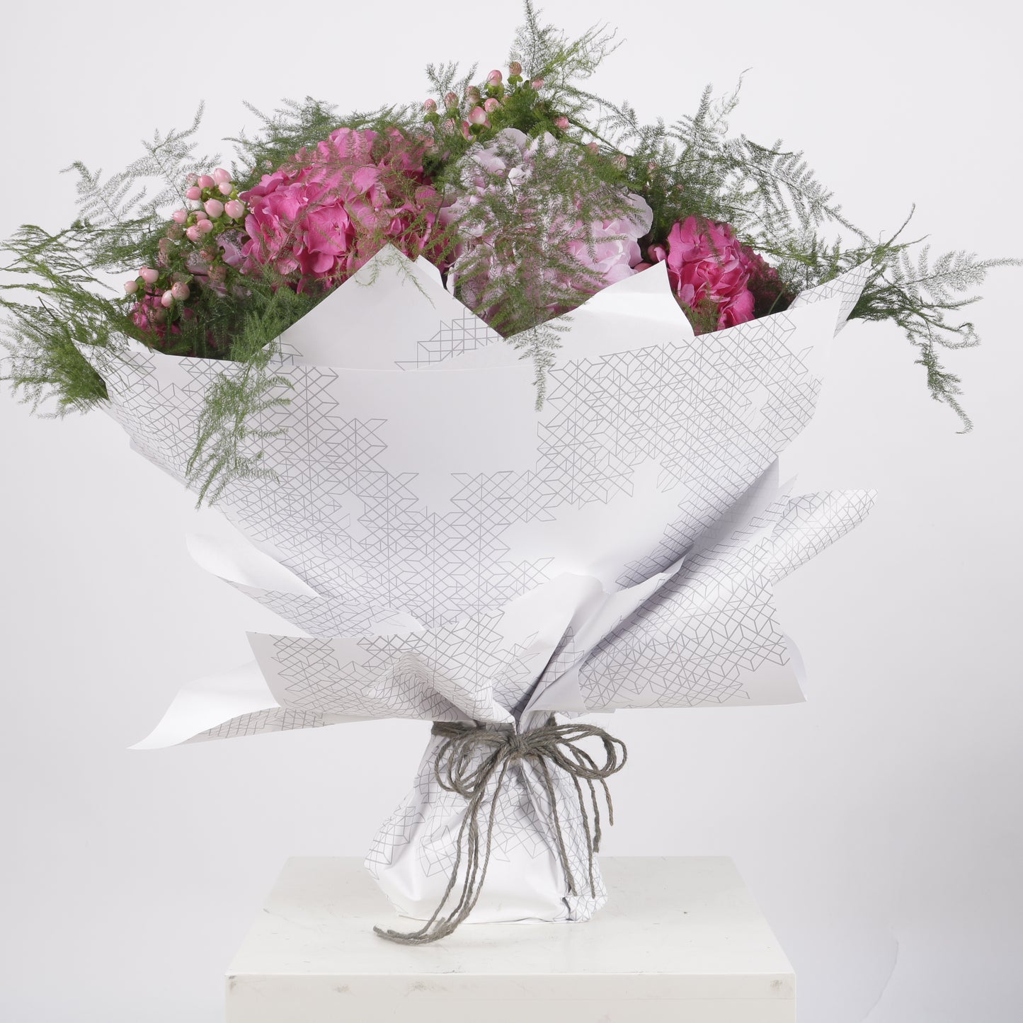 Vitali Bouquet 3 luxury rose bouquet premium handcrafted blooms elegant grand gifting Kuwait Vitali Concept