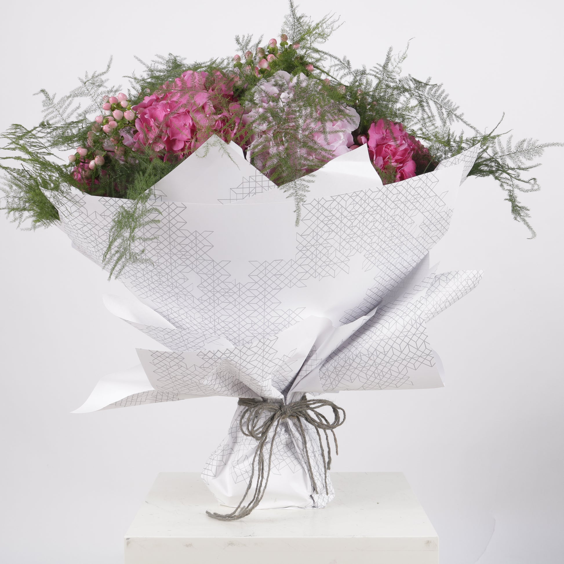 Vitali Bouquet 3 luxury rose bouquet premium handcrafted blooms elegant grand gifting Kuwait Vitali Concept
