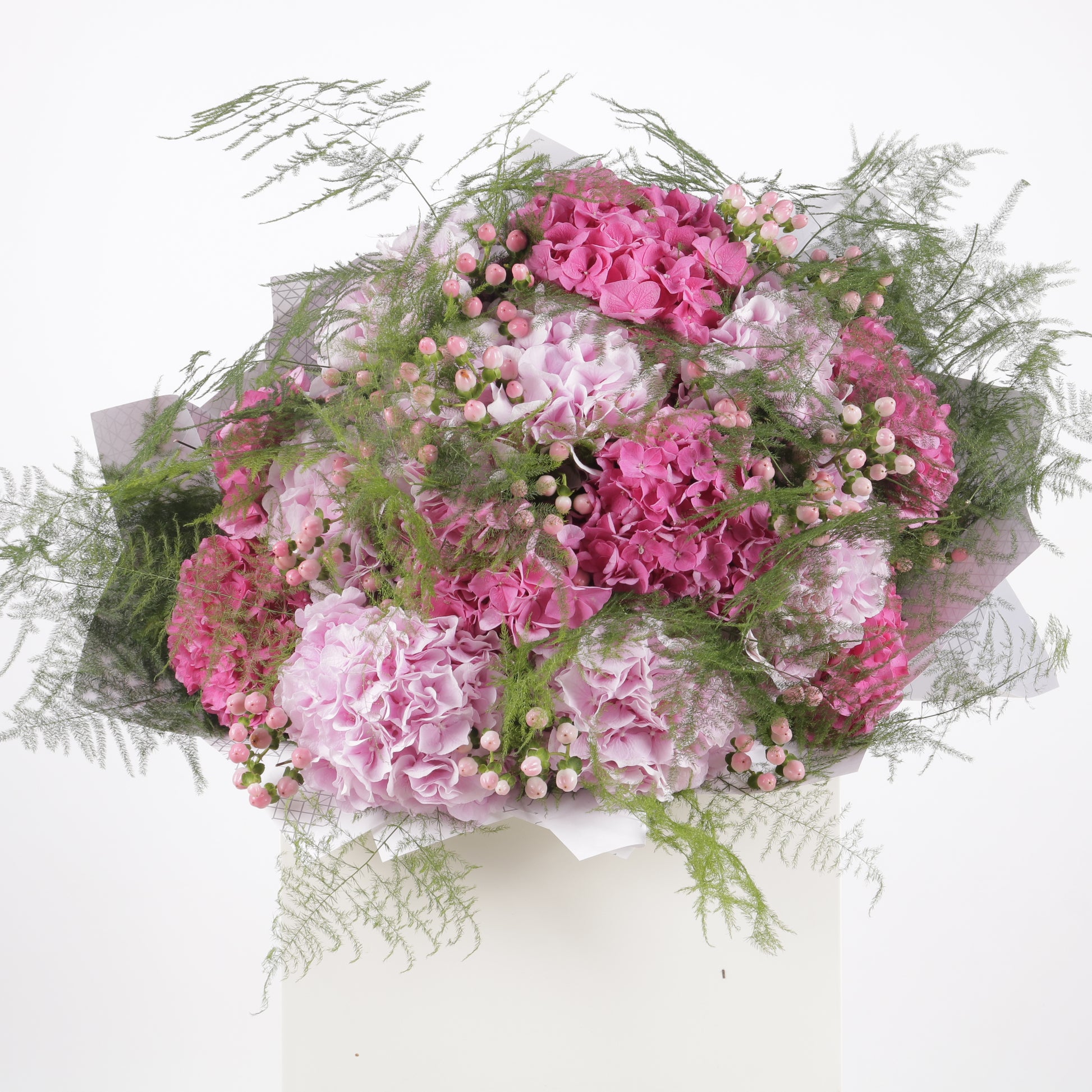 Vitali Bouquet 3 luxury rose bouquet premium handcrafted blooms elegant grand gifting Kuwait Vitali Concept