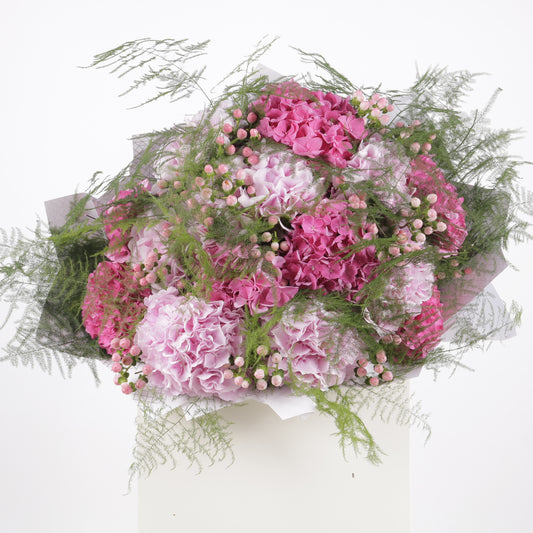 Vitali Bouquet 3 luxury rose bouquet premium handcrafted blooms elegant grand gifting Kuwait Vitali Concept