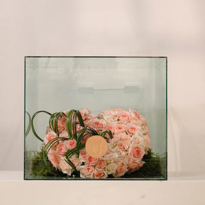 Corazon De Flores luxury handcrafted rose heart glass gallery case premium anniversary gifting Kuwait Vitali Concept
